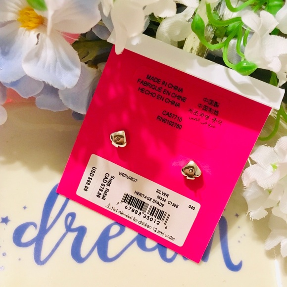 KATE SPADE ♠️ HERITAGE SPADE HEART STUDS EARRINGS - Picture 7 of 8